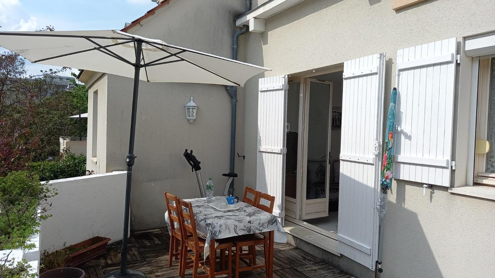 Location Chambre Double Dans Appartement - Cergy Exterior foto